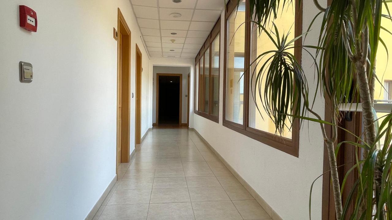 Hotel Font Del Pla La Jonquera Exterior photo
