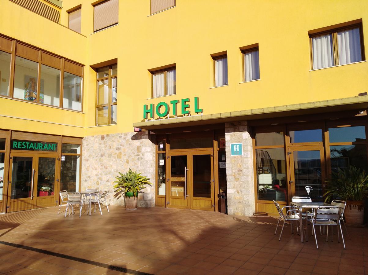 Hotel Font Del Pla La Jonquera Exterior photo